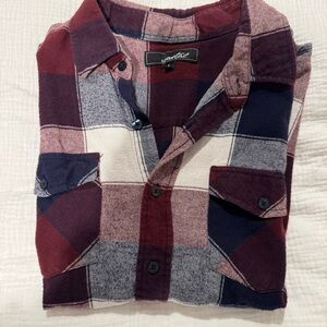 Coastal men’s size large Plaid Button-Up Flannel Shirt in Burgundy, Navy & White